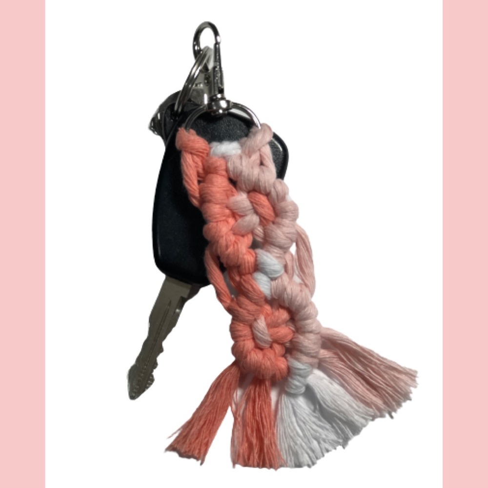 MACRAME TWIST TRICOLOR KEYCHAIN